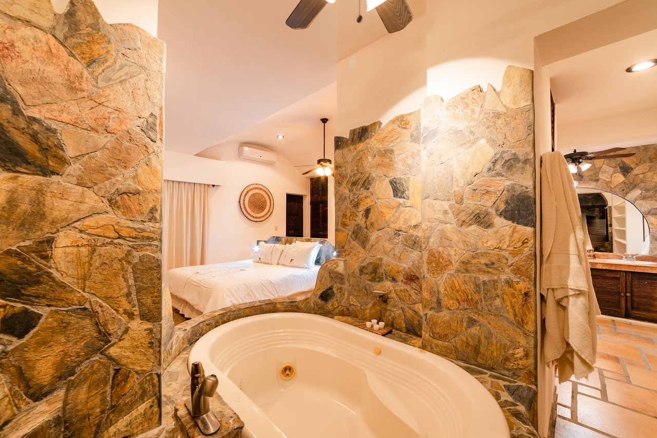 5 Bedroom, Single Family Home, Villa Encantada 