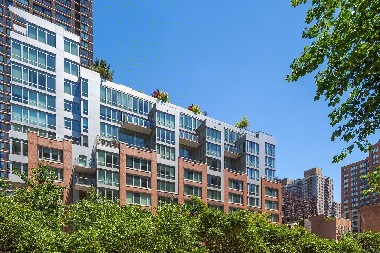 303 E 33rd Street 2-L