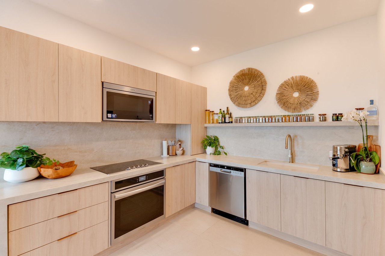 Ocean & Mountain View Modern Beach Condominium 