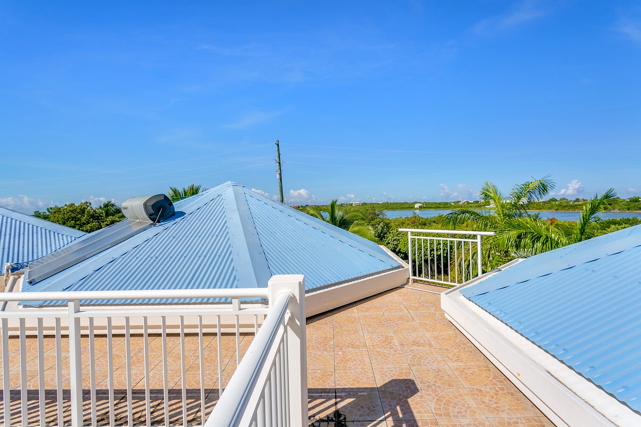 Octagon Villa West End