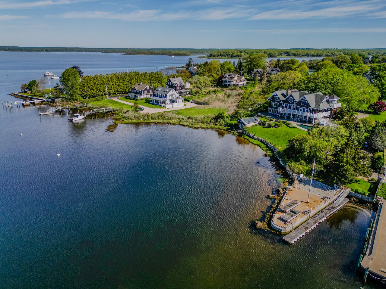 14 Pawcatuck Avenue