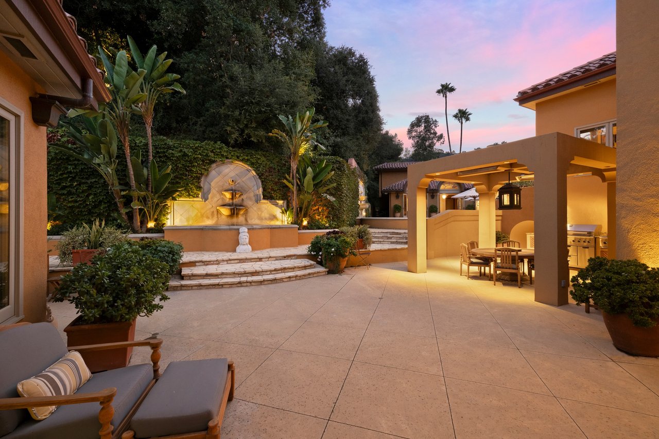 2719 Benedict Canyon Drive