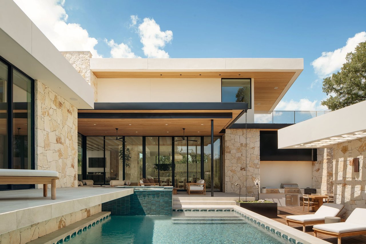 2702 Rockingham Drive