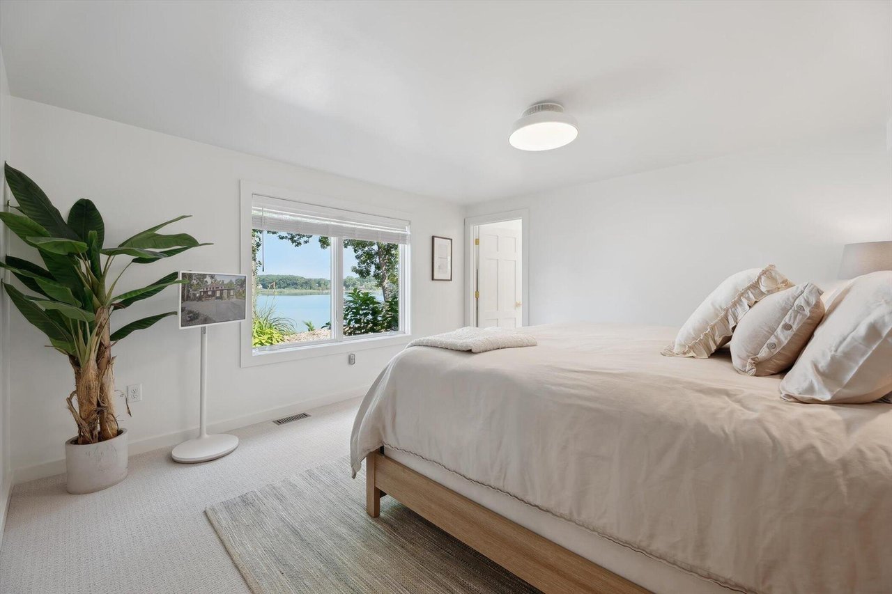 240 AQUAMARINE DRIVE