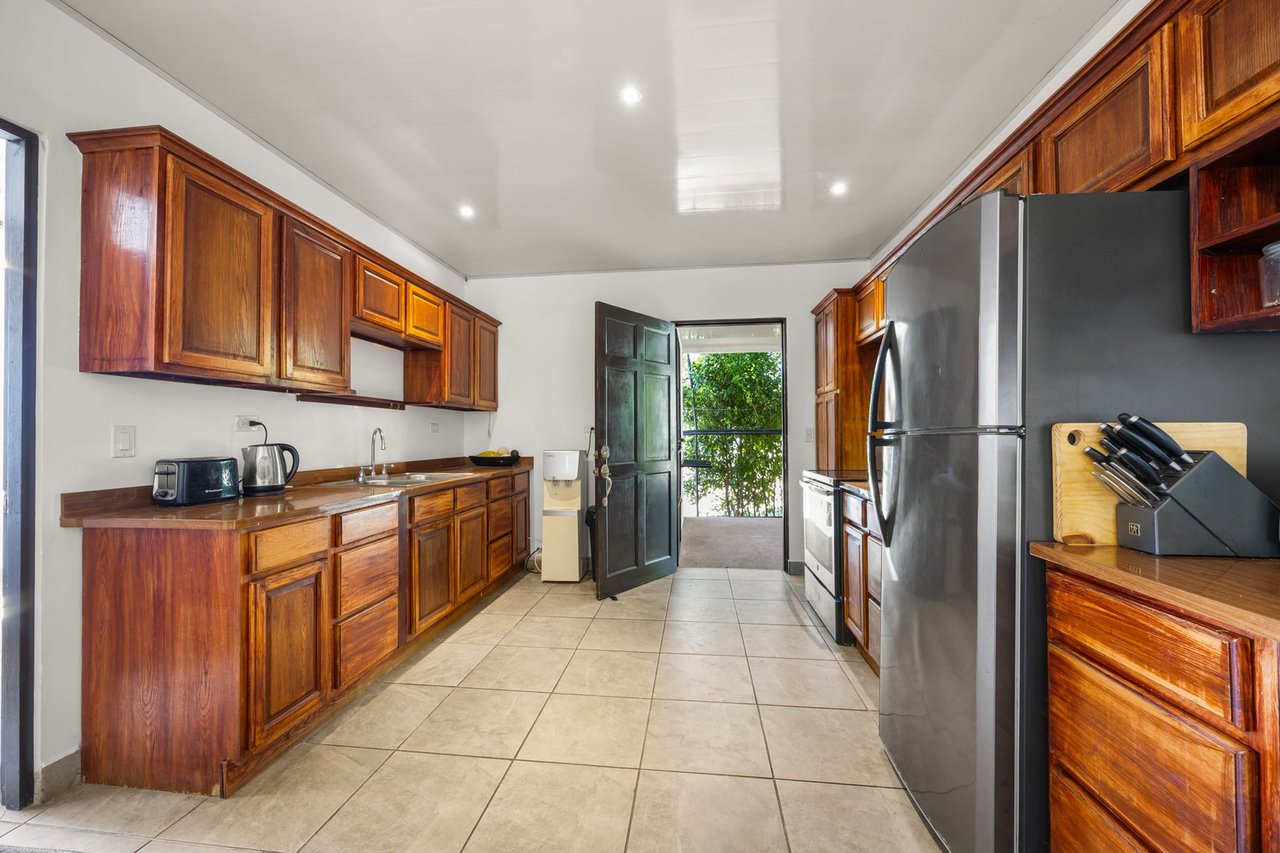Coastal Tropical Walkable Home, Tamarindo, Guanacaste