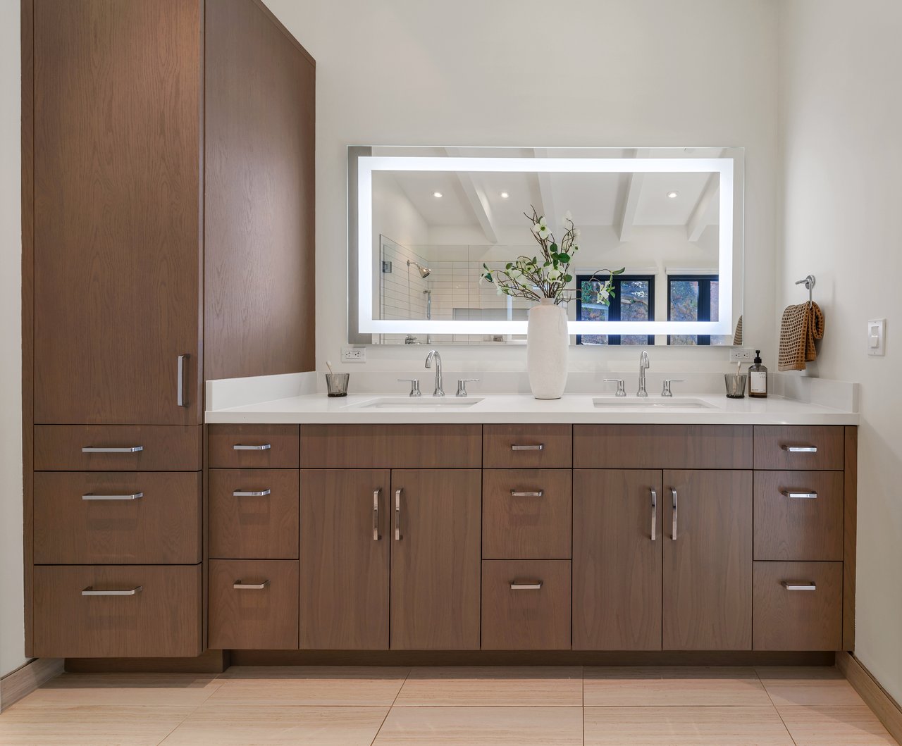 Contemporary Gem on Belvedere Island