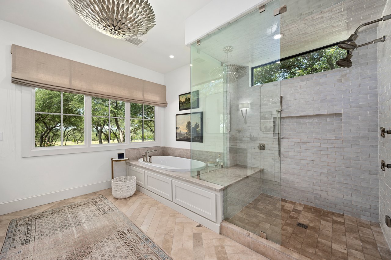 900 Rivercliff Drive