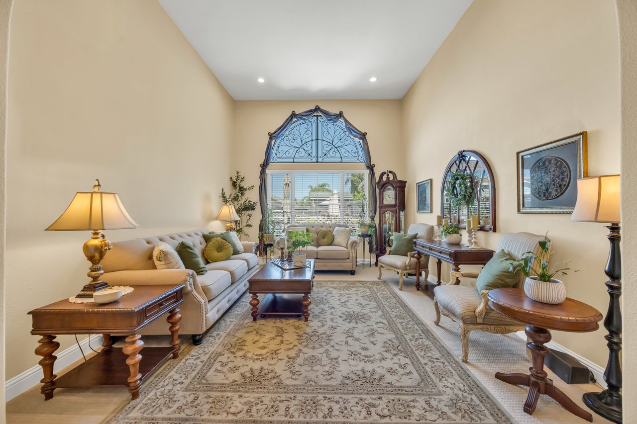 4040 Borderlands Dr