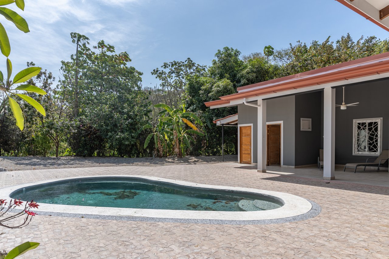 Casa Congo / Barrio Los Monos , Sámara, Guanacaste