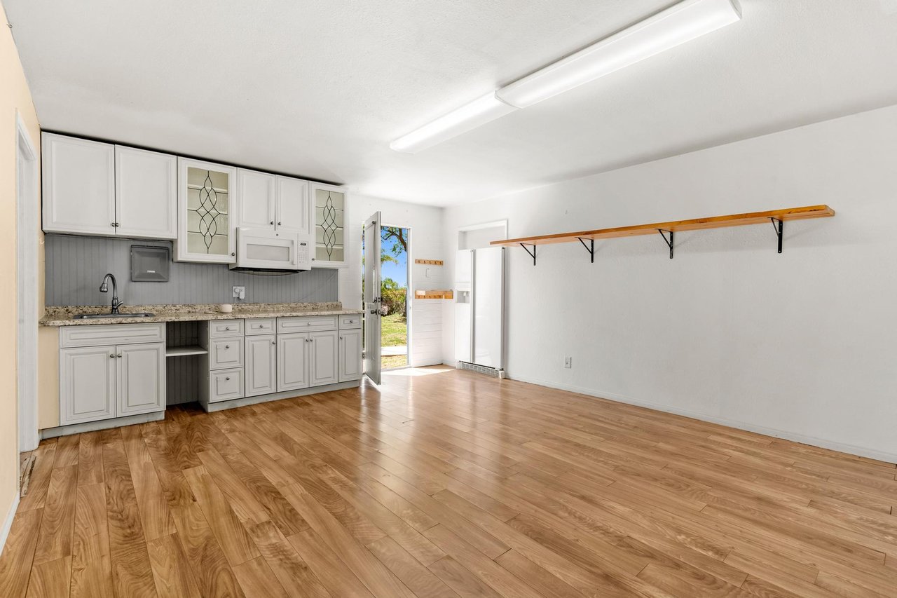 3261 Mary Ln