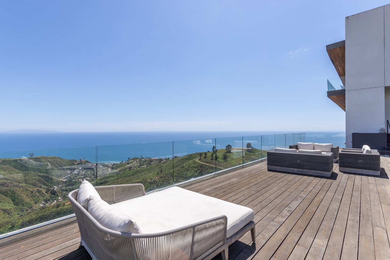 Casa Azure by Oraklus