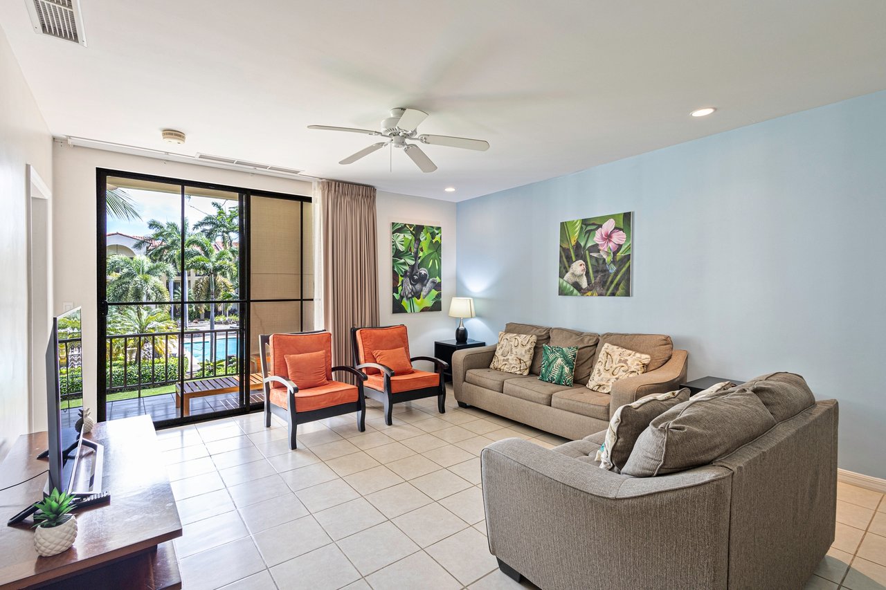 Close to Beach Luxury Two Bedroom Condo