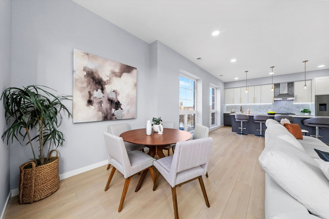 5830 N Lincoln Ave Chicago, IL 60659