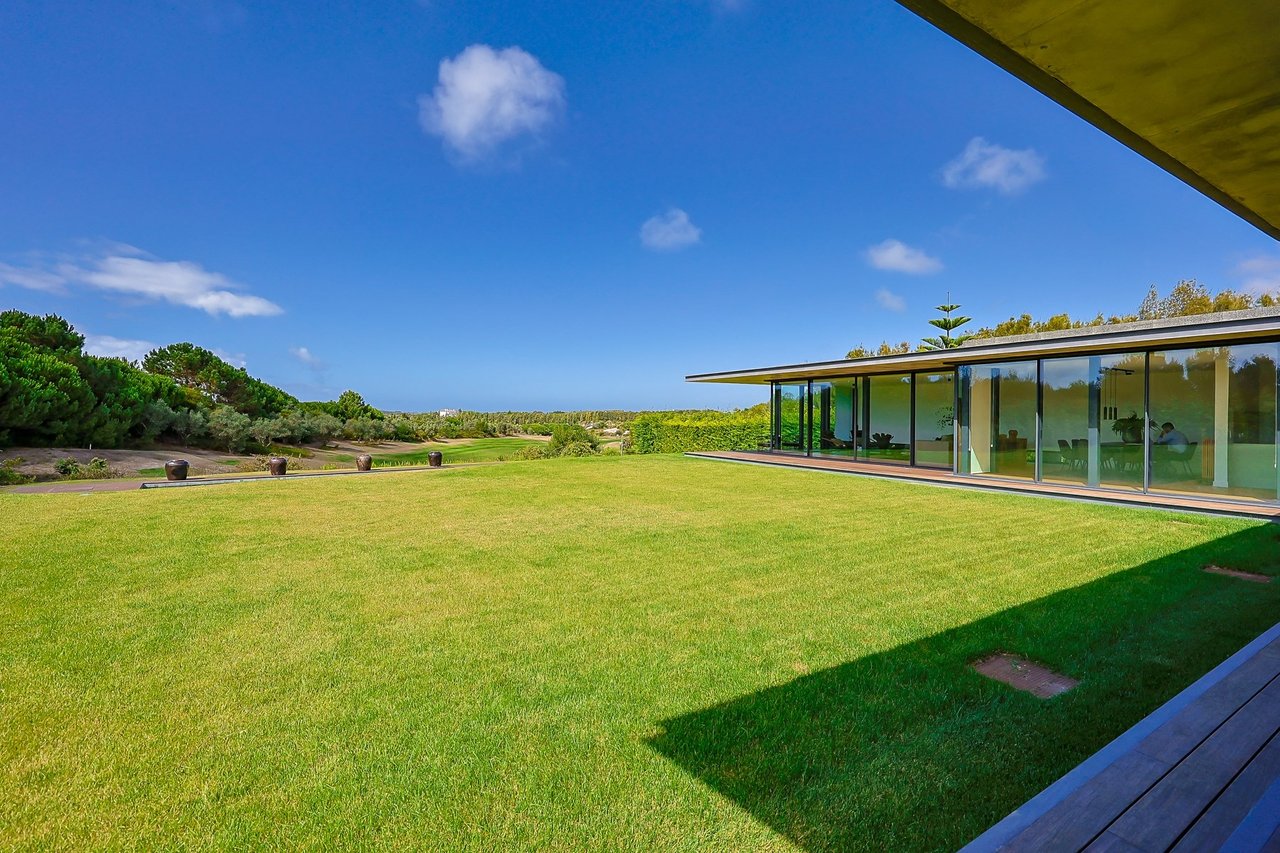 Japanese-Inspired Villa in Bom Sucesso Resort, Óbidos