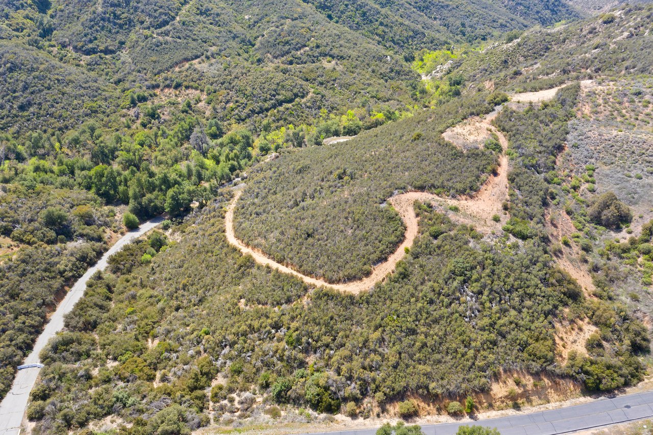 2 La Cresta Highlands Circle