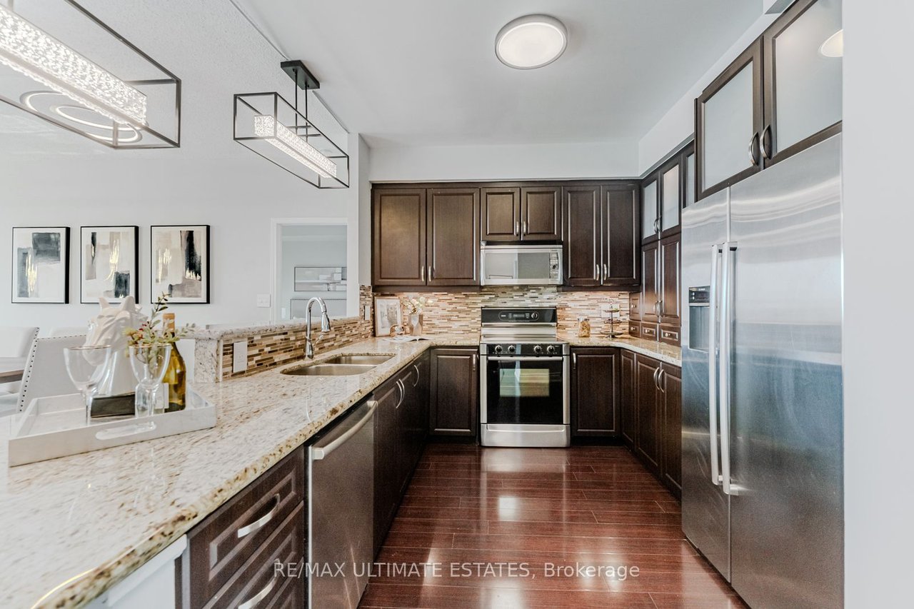 STUNNING 3BDRM PENTHOUSE