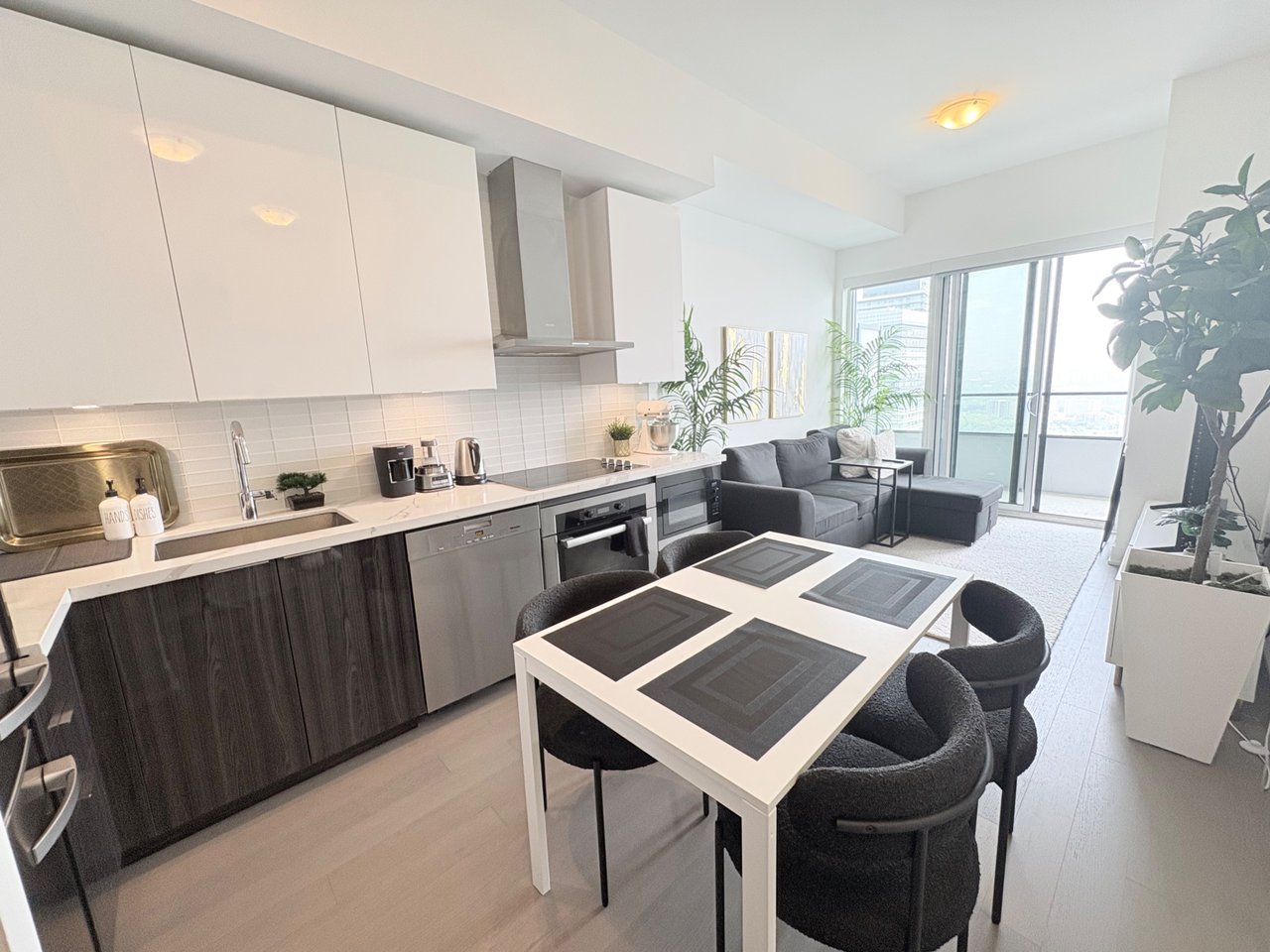 20 Shore Breeze Drive Unit: 4505