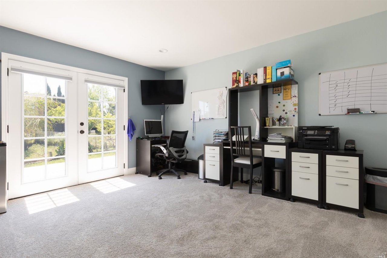 154 Renfrew Ct