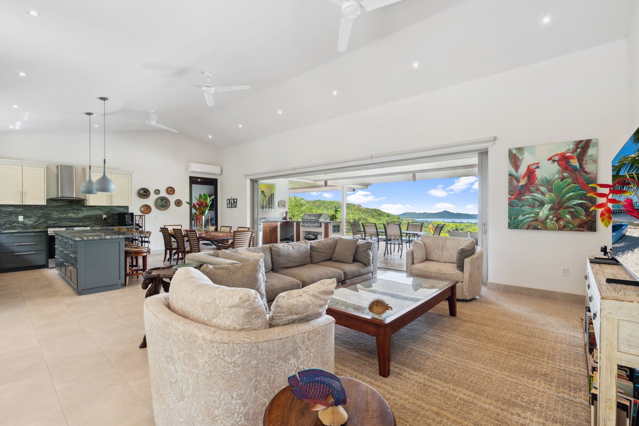Casa Pickle on the Hill | Spacious Private Estate with Pickleball Court, Mature Gardens & Independent Guest Apartment