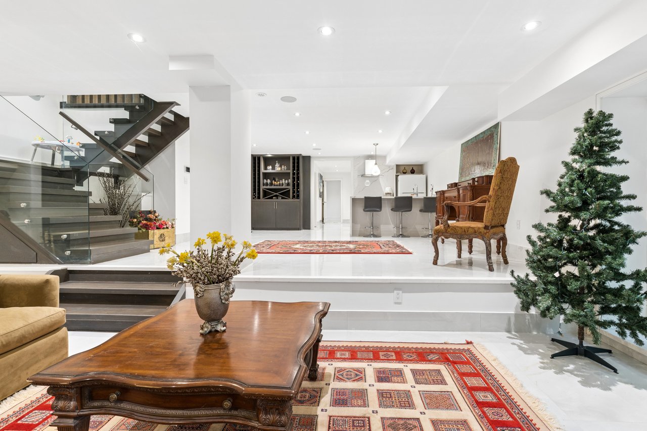 150 Sandringham Drive