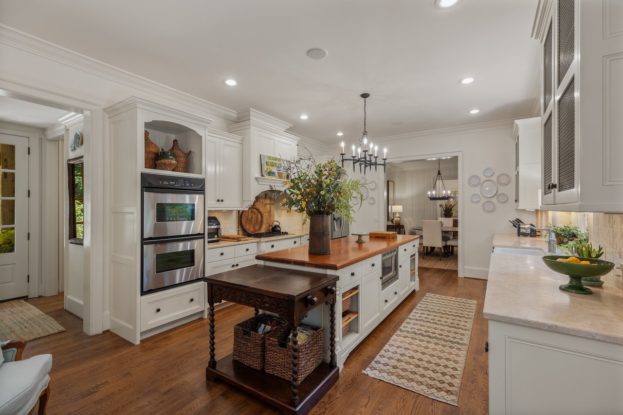 18 Moorewood Circle