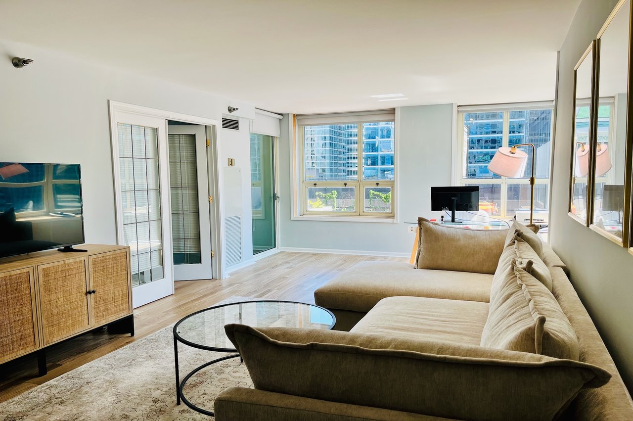 345 N LaSalle Unit 1505