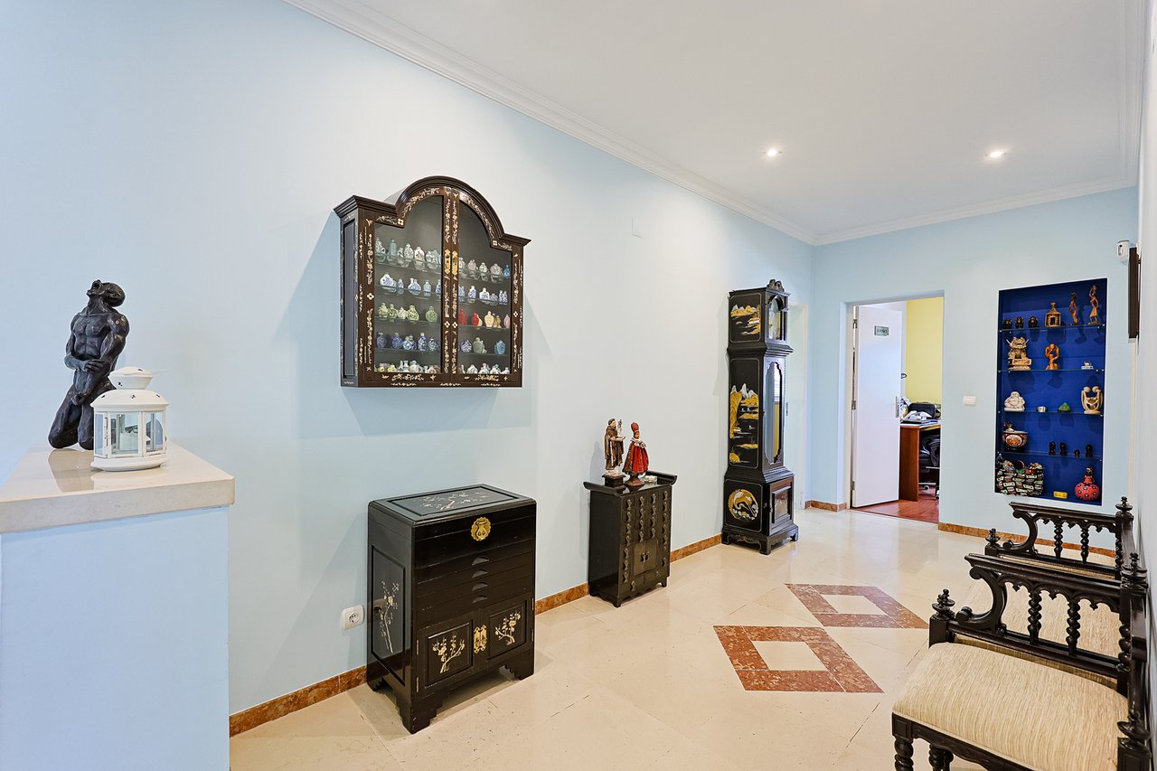 Exclusive 4,000 m² Estate in Azeitão with Tennis Court, Spa & Approved Development Project