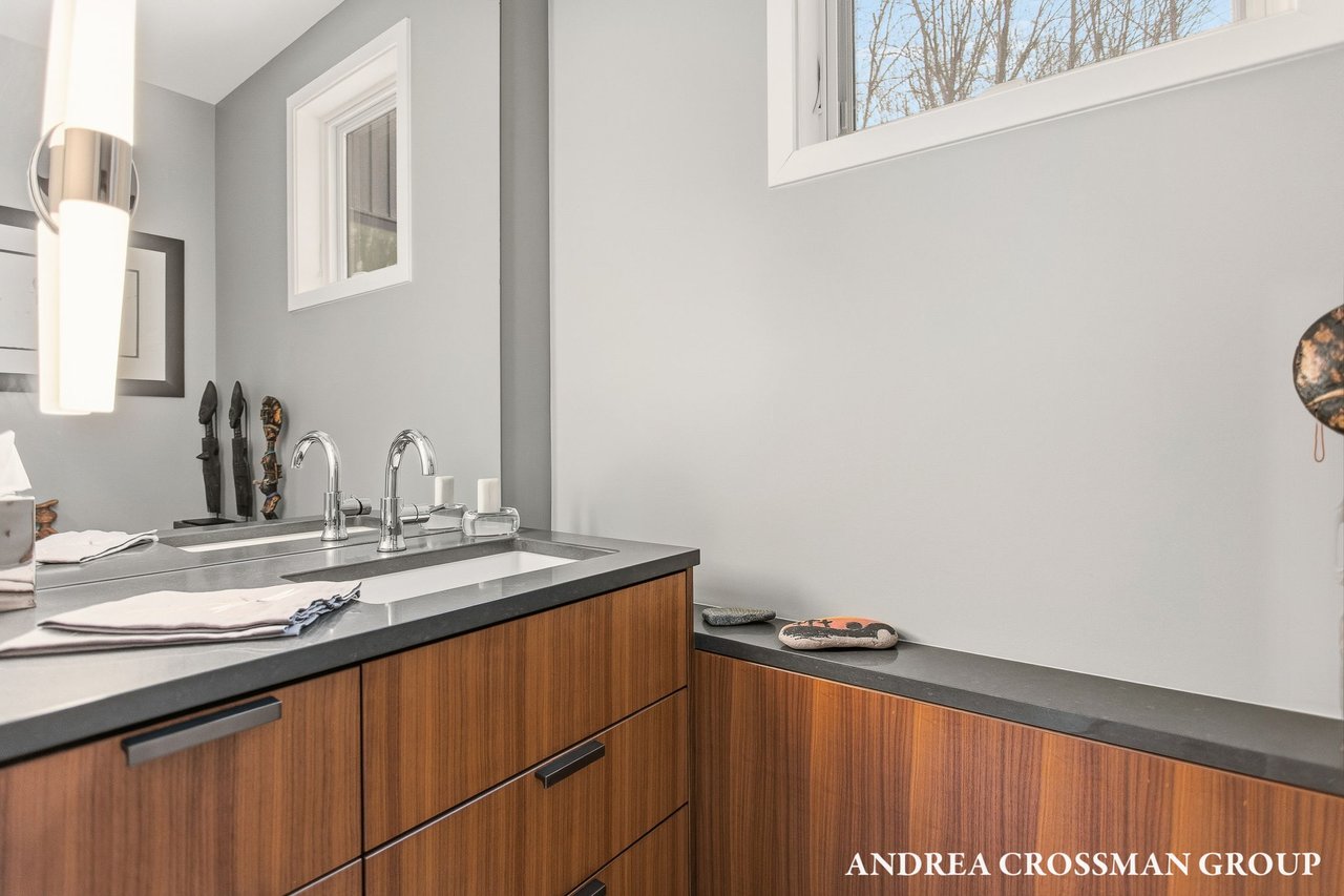 6919 Bendemeer Drive