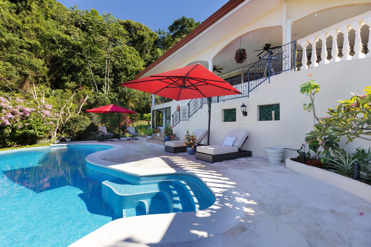 CASA ORQUIDEA – LUXURY HOME WITH OCEAN VIEWS IN GATED COMMUNITY
