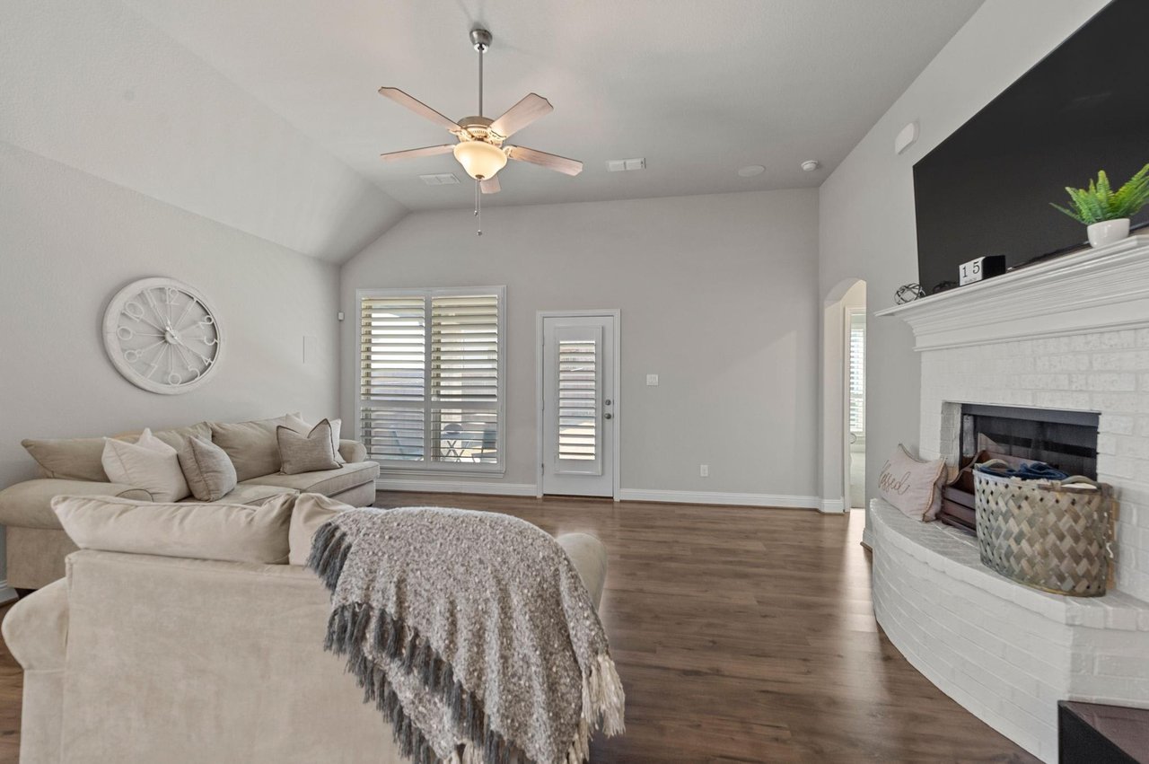 1537 Jocelyn Drive