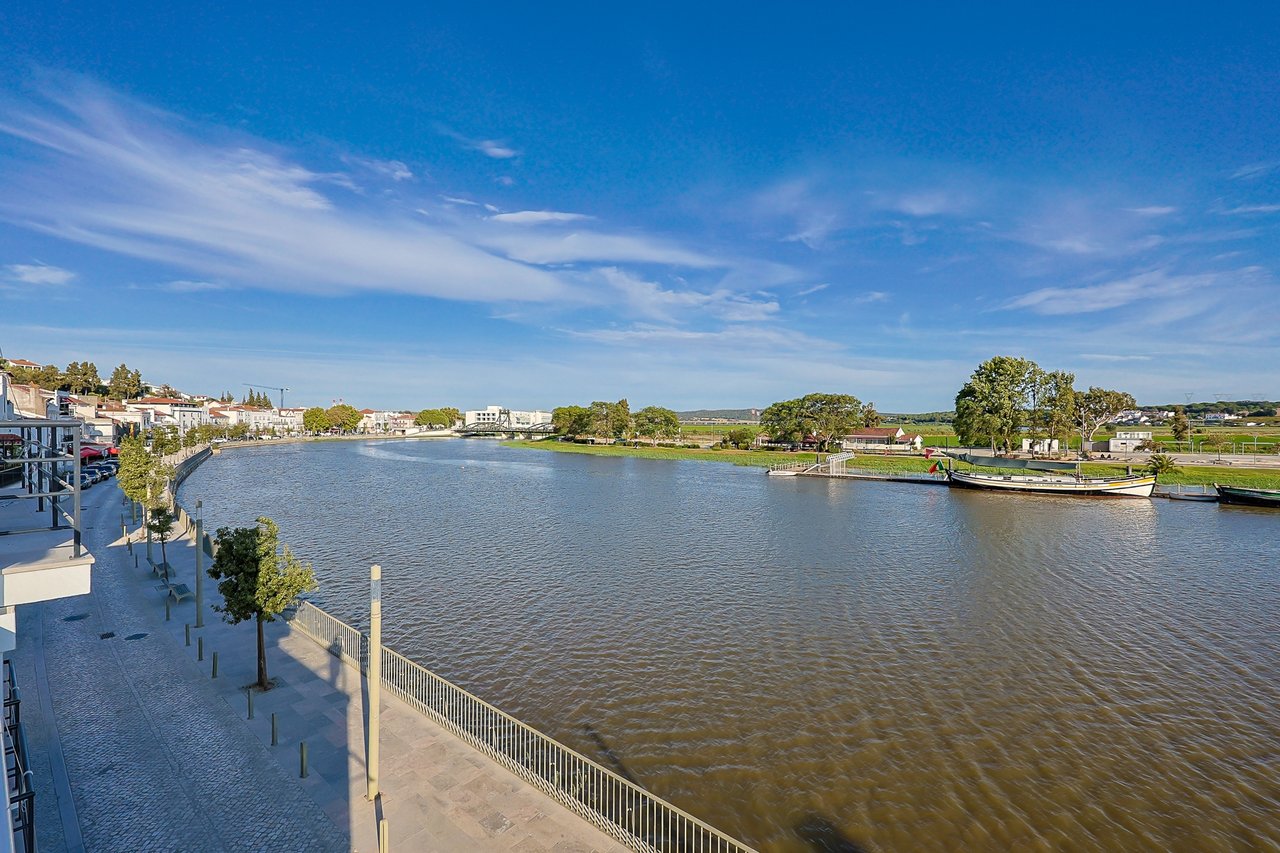 Elevated Riverside Living Minutes from Comporta