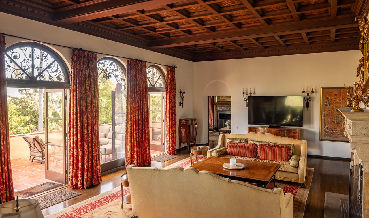 200 Fern Dr, Pasadena