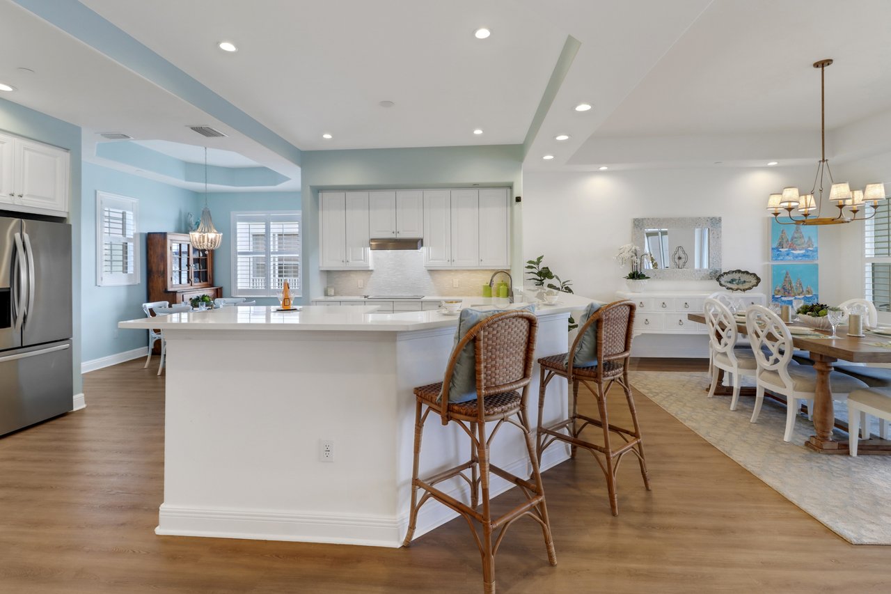 562 Avellino Isles CIR # 201