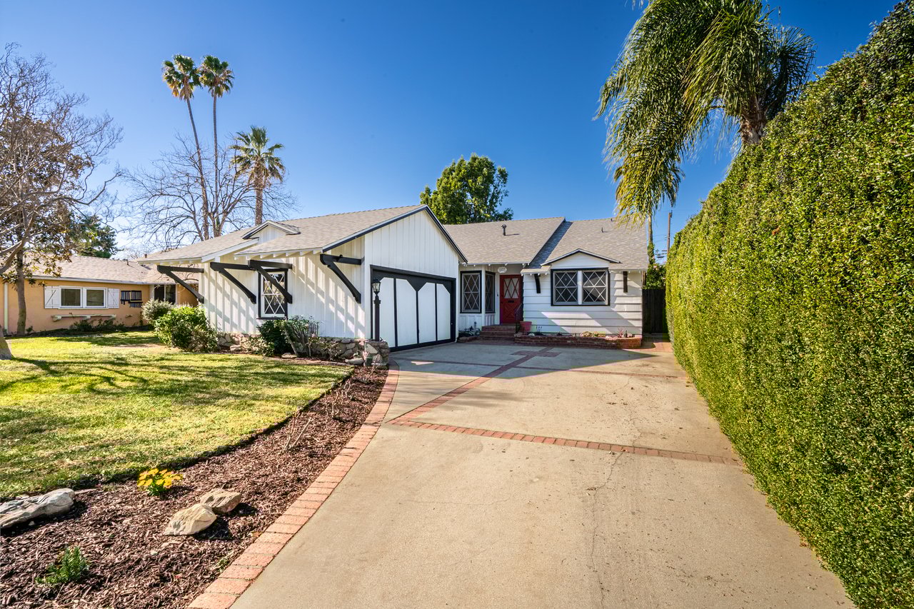 5423 Saloma Avenue