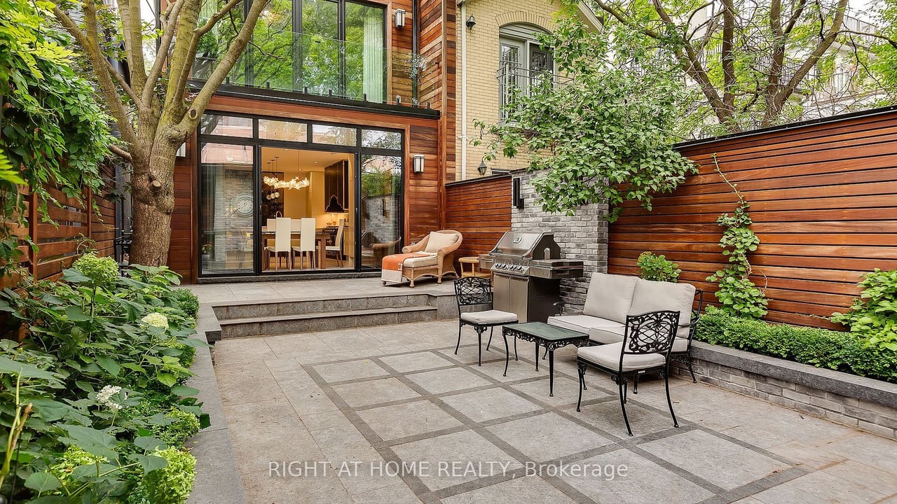 YORKVILLE FORESTY LUXURY