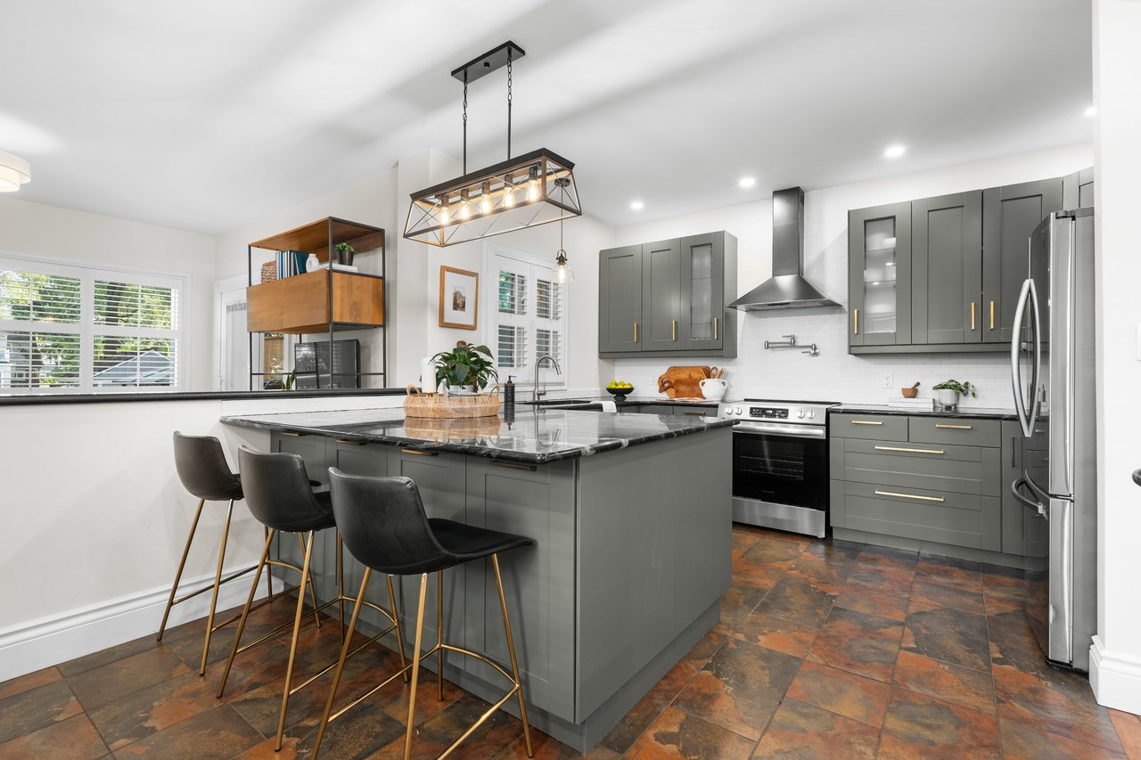 3 Phenix Drive