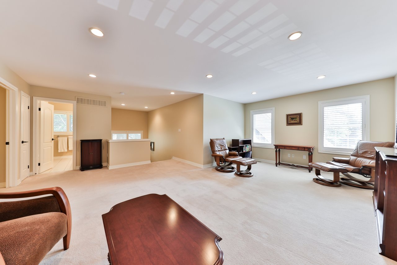 3105 Lakeshore Road, Burlington