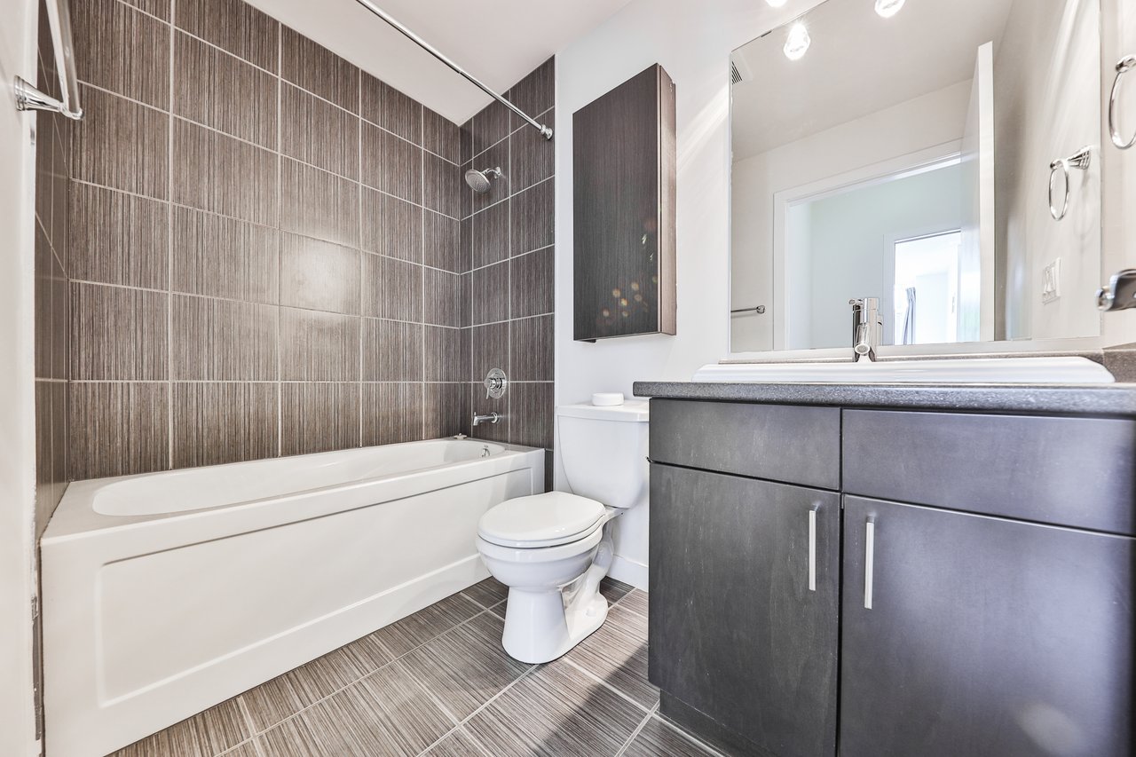 402-551 Maple Avenue, Burlington