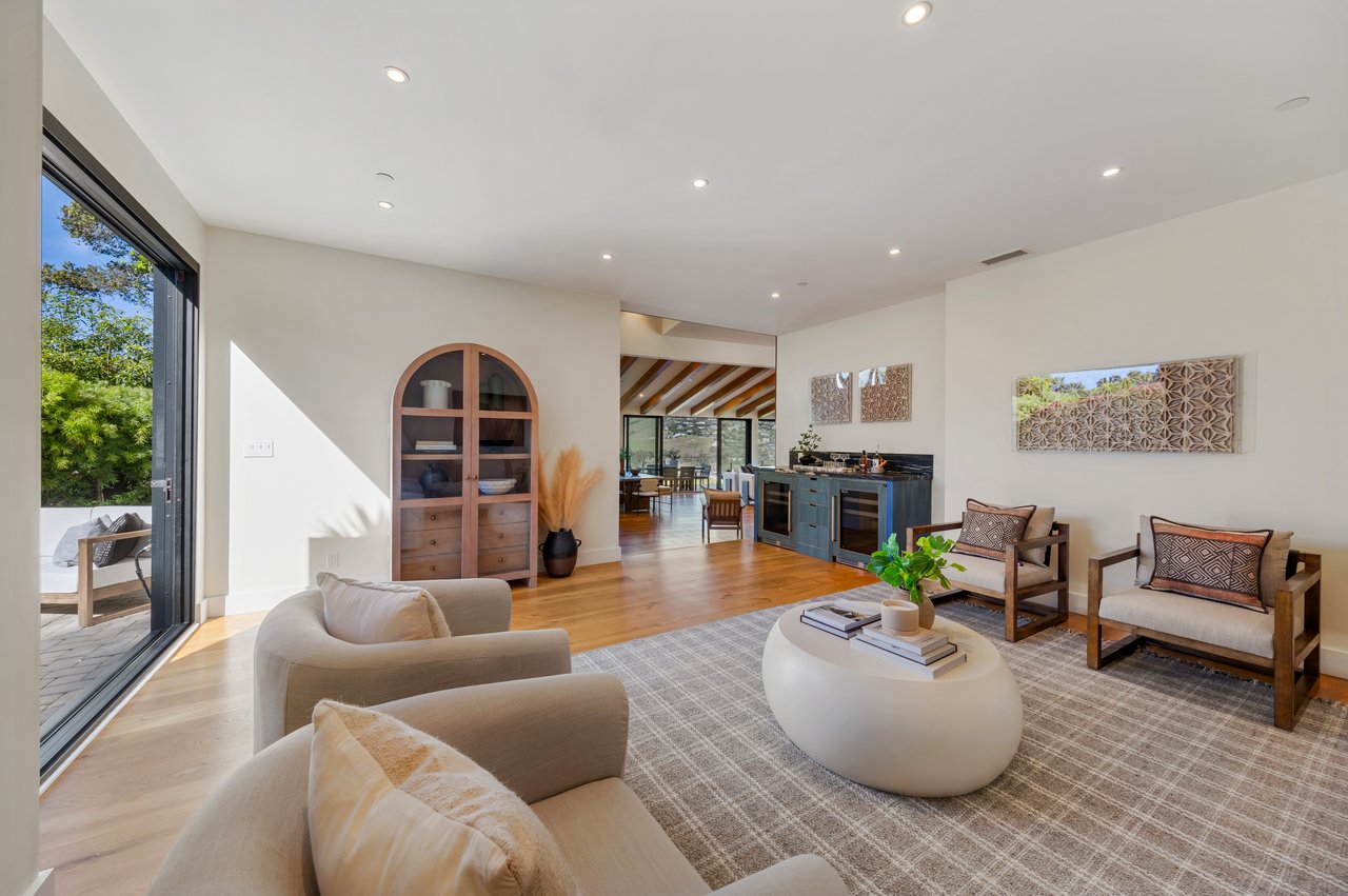 Contemporary Gem on Belvedere Island