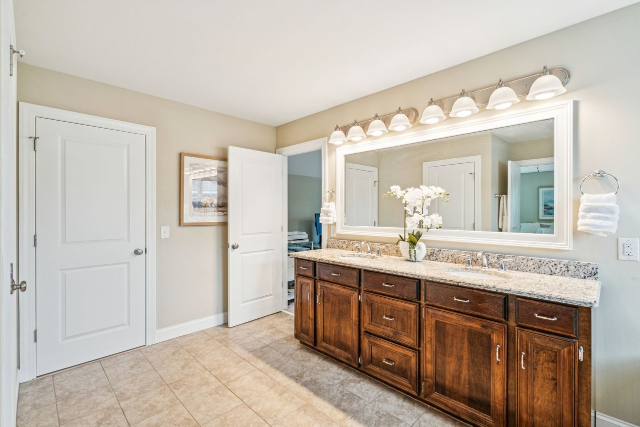 5516 Crescent View Dr