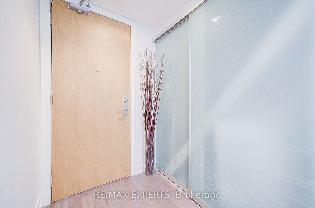 THOMPSON RESIDENCES