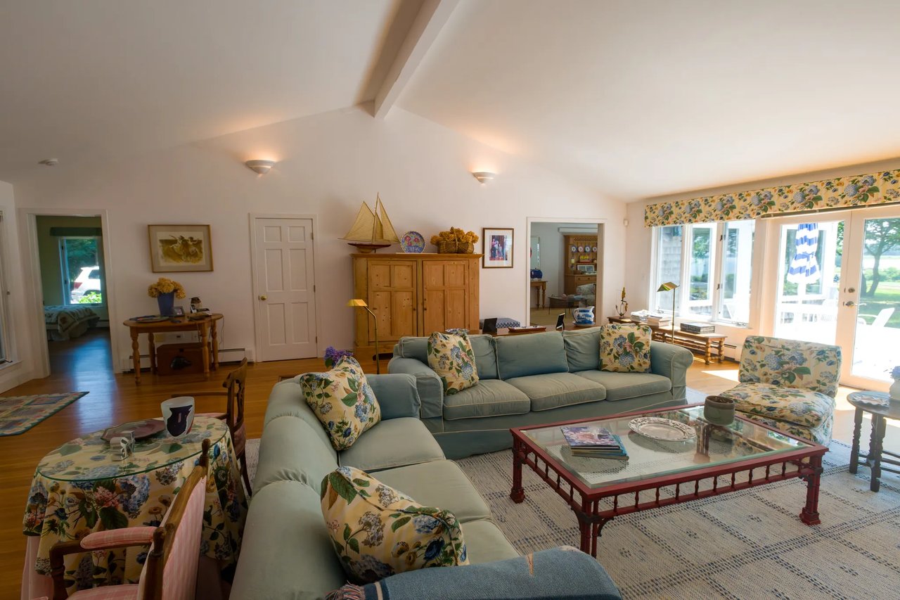 12 Tamarack Ln
