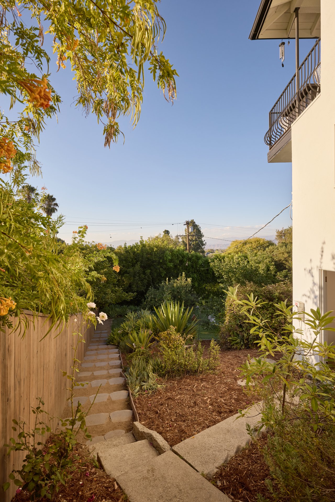 3964 Fredonia Dr, Sunset Strip