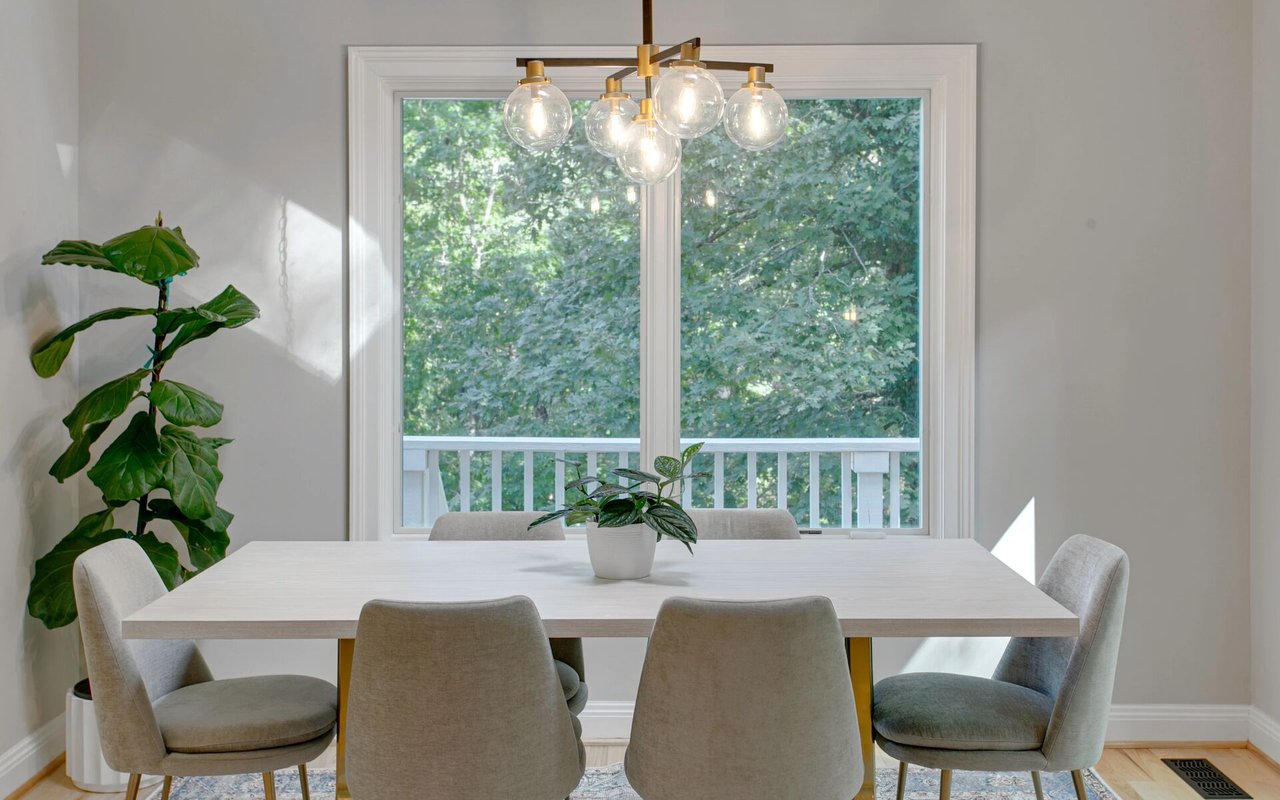 Red Flags to Watch For When Touring Homes