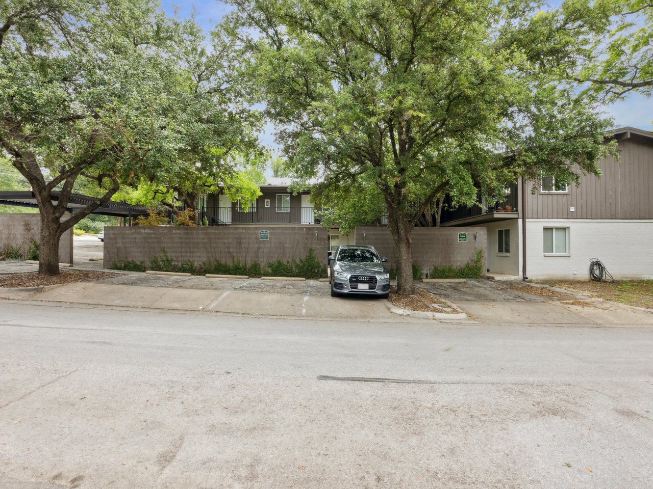 1503 W. 9th Street #204