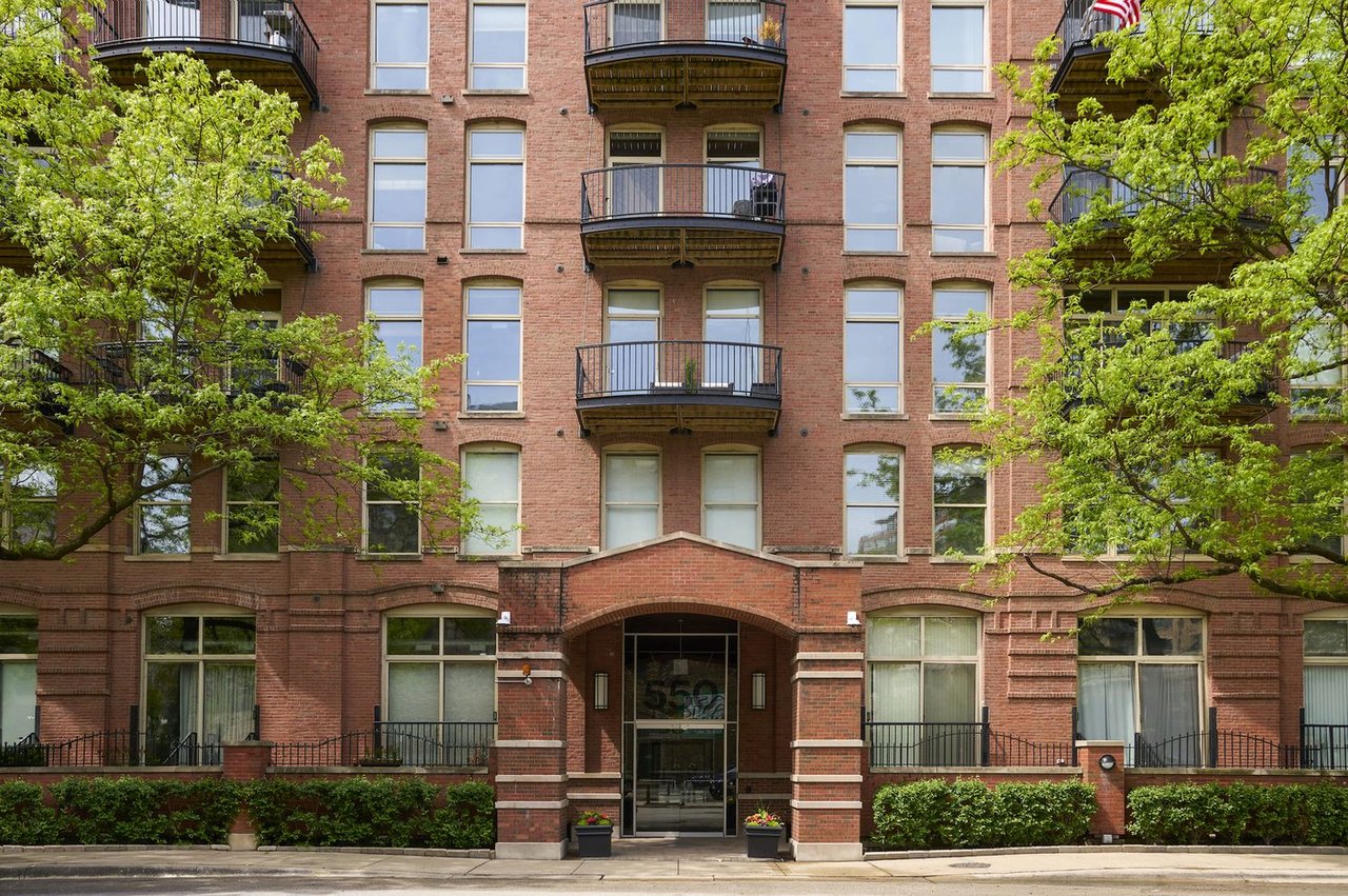 550 N Kingsbury St Unit: 603
