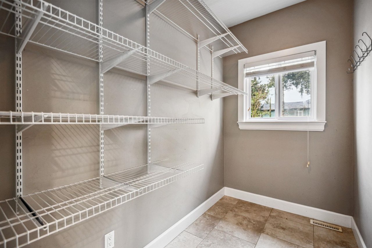 20307 98a Ave