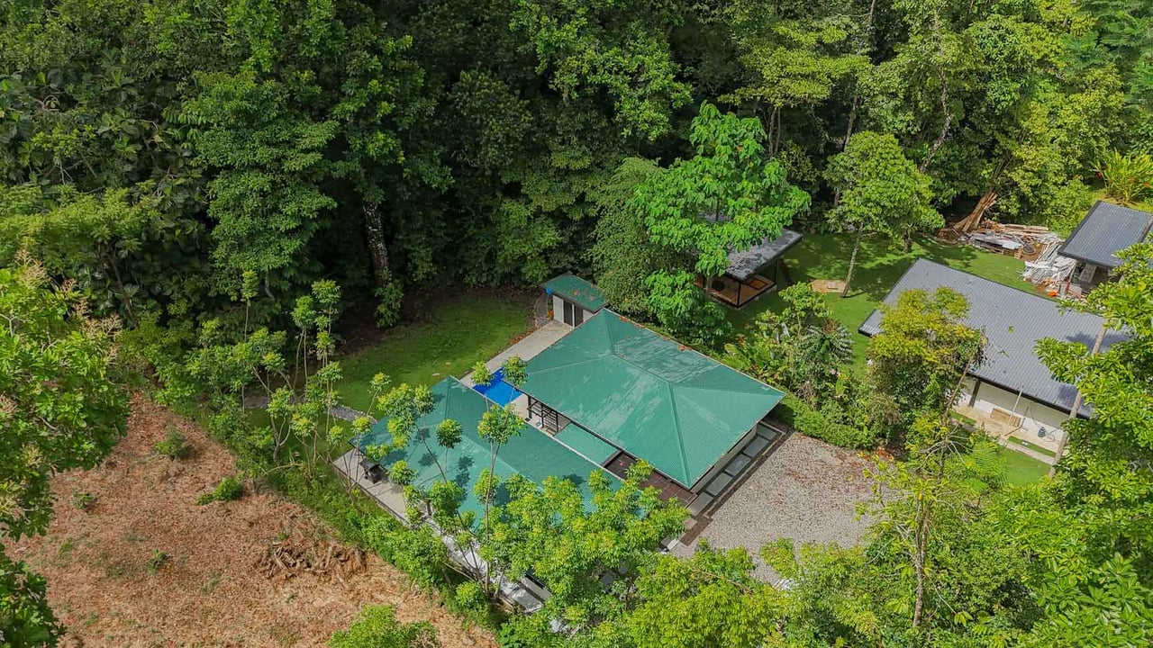 Rainforest Home with River, Jungle Trails & Pool in Ojochal