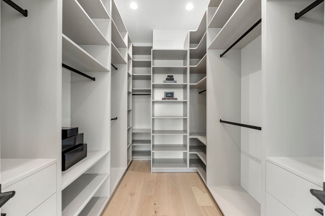 963 West 41st Street