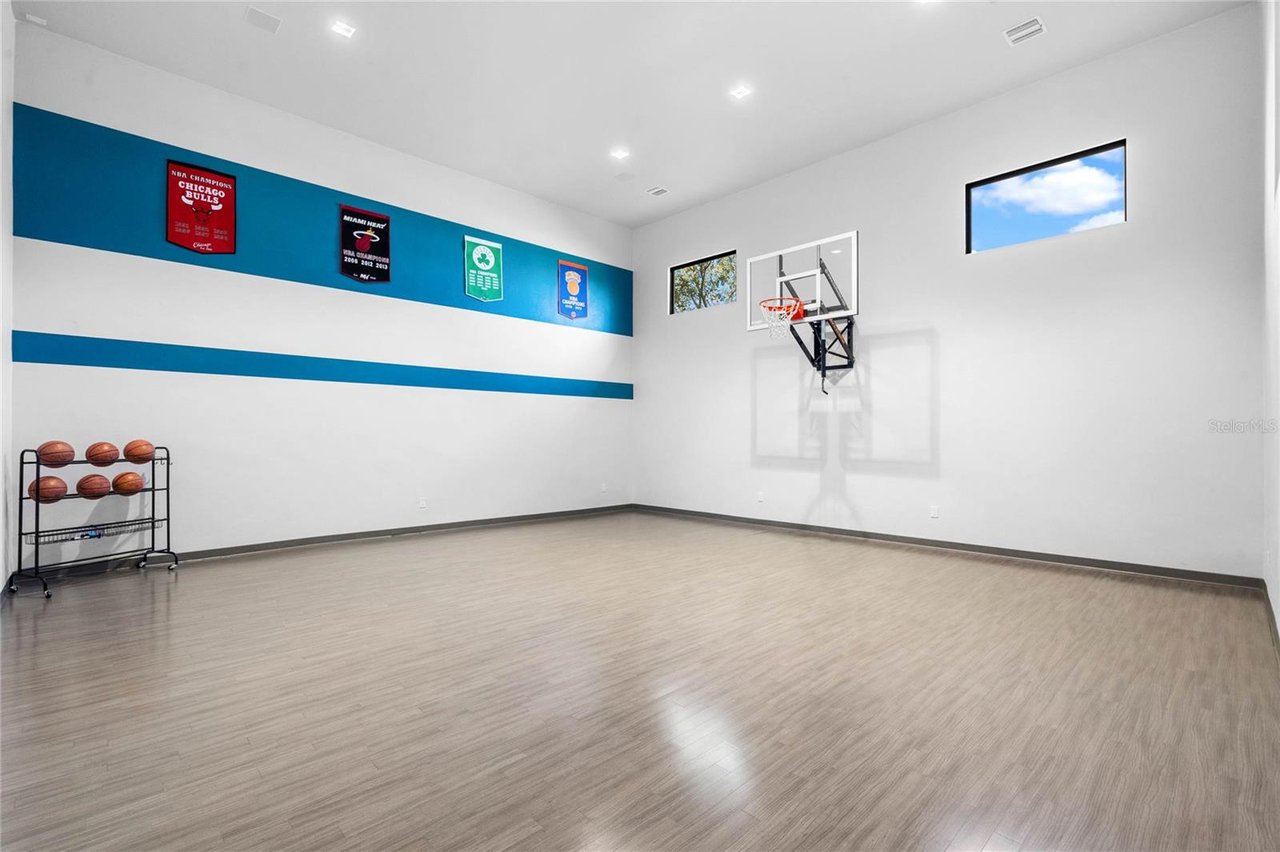 1297 GRAND TRAVERSE PKWY